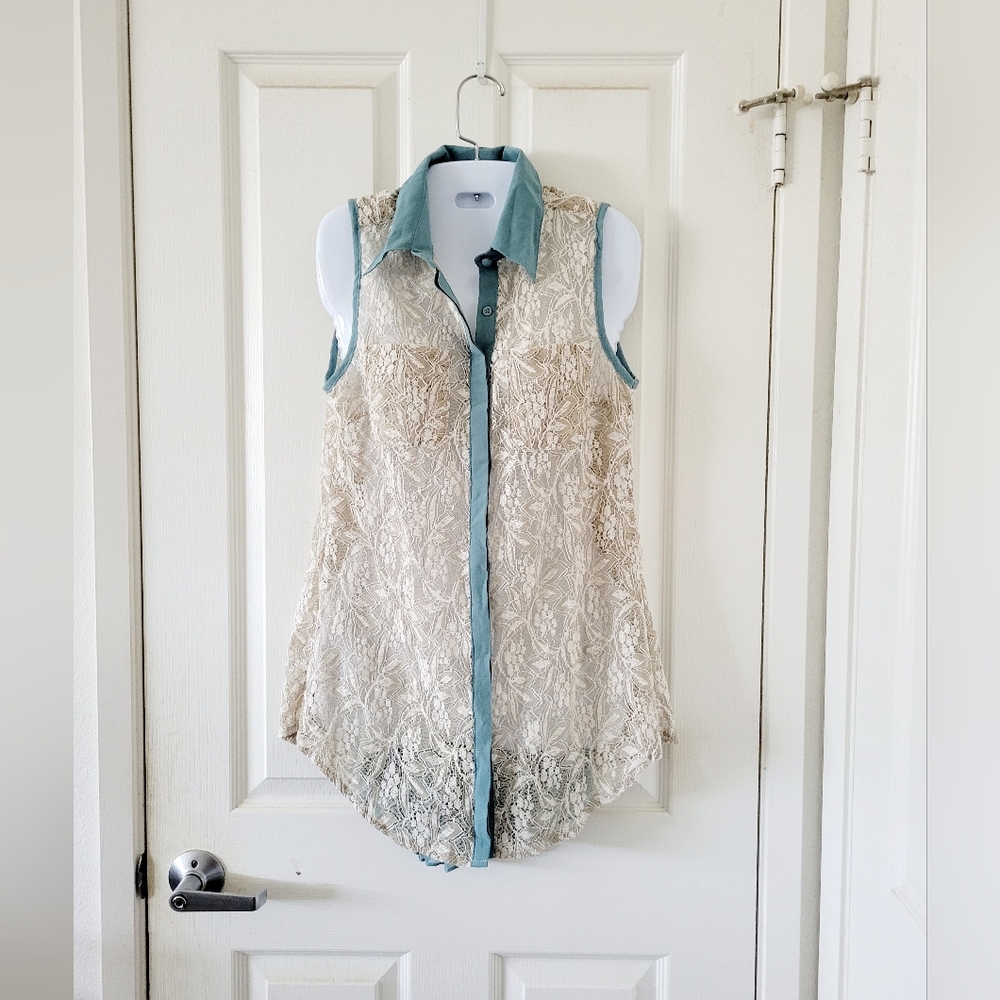 Ryu | NWT Pretty Beige/Teal Sheer Lacy Pleated Sleeveless Top (SIZE M)